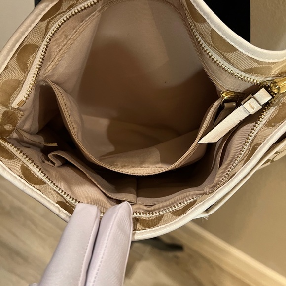 PREOWNED VINTAGE COACH CROSSBODY - Picture 10 of 13